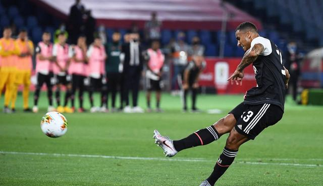 那不勒斯翻盘丹麦，C罗扛起全队