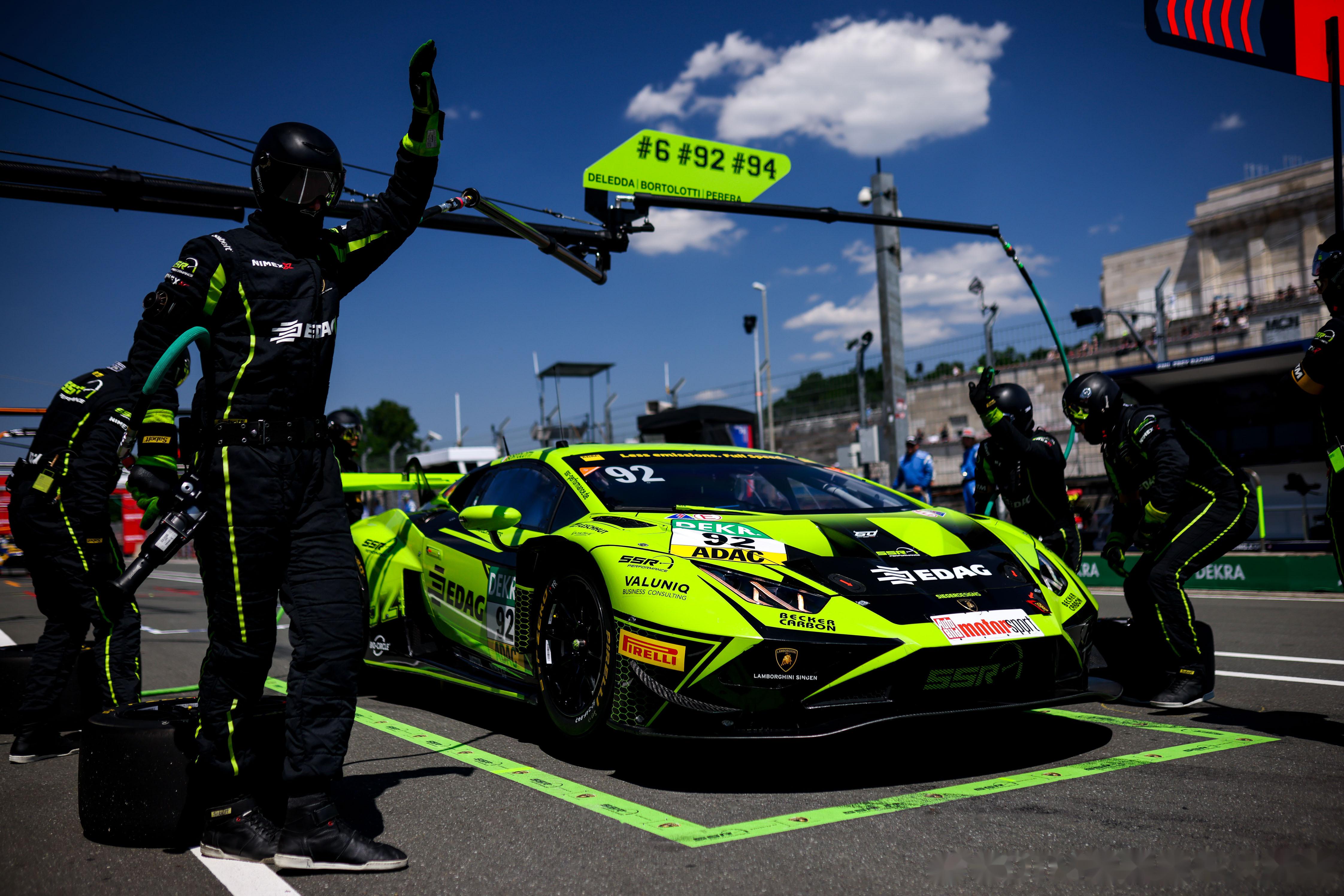 哈斯车队绝杀梅赛德斯，诺里斯扛起全队