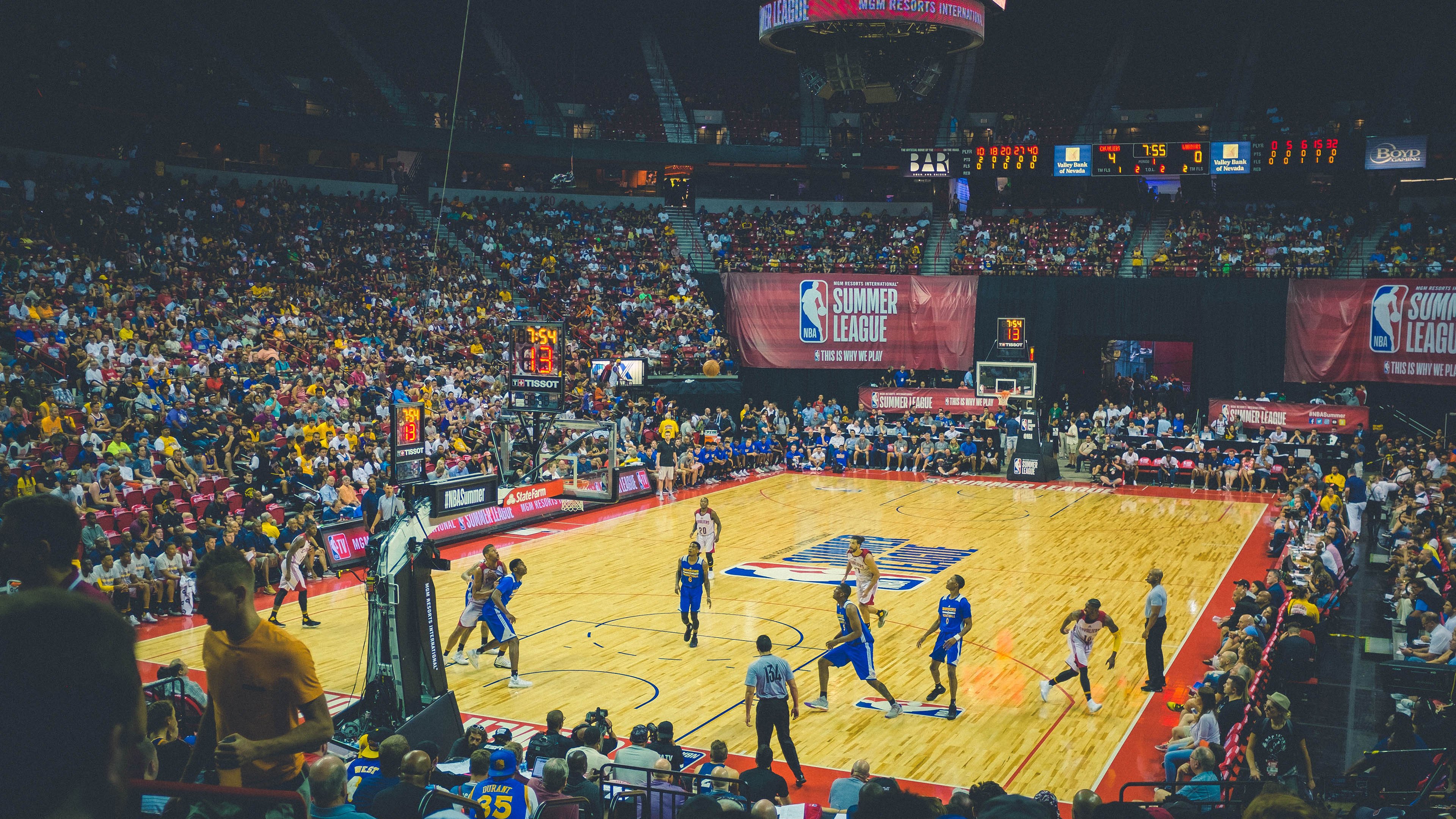 雄鹿粉碎山西队,拉文成为关键先生